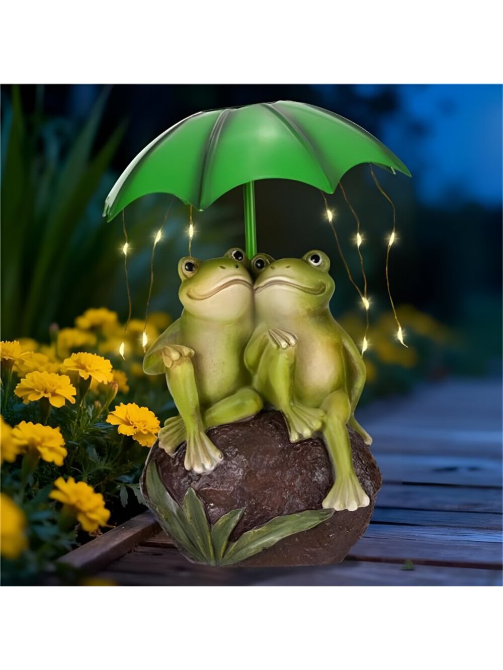 Solar Garden Statues Decor Frog Couple with LED Lights and Umbrella, Outdoor